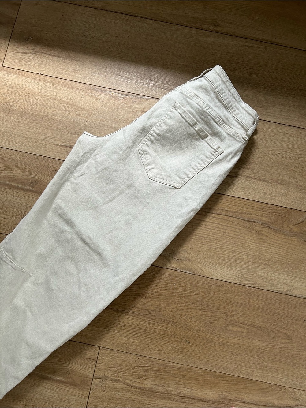 Kut from the Kloth Ashley High Rise Slouchy Barrel Jeans cream/ecru Size 10 - Picture 5 of 12